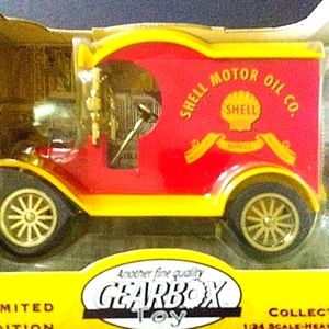 GEARBOX COLLECTABLES 1912 FORD TANKER SHELL MOTOR OIL CO. COIN BANK